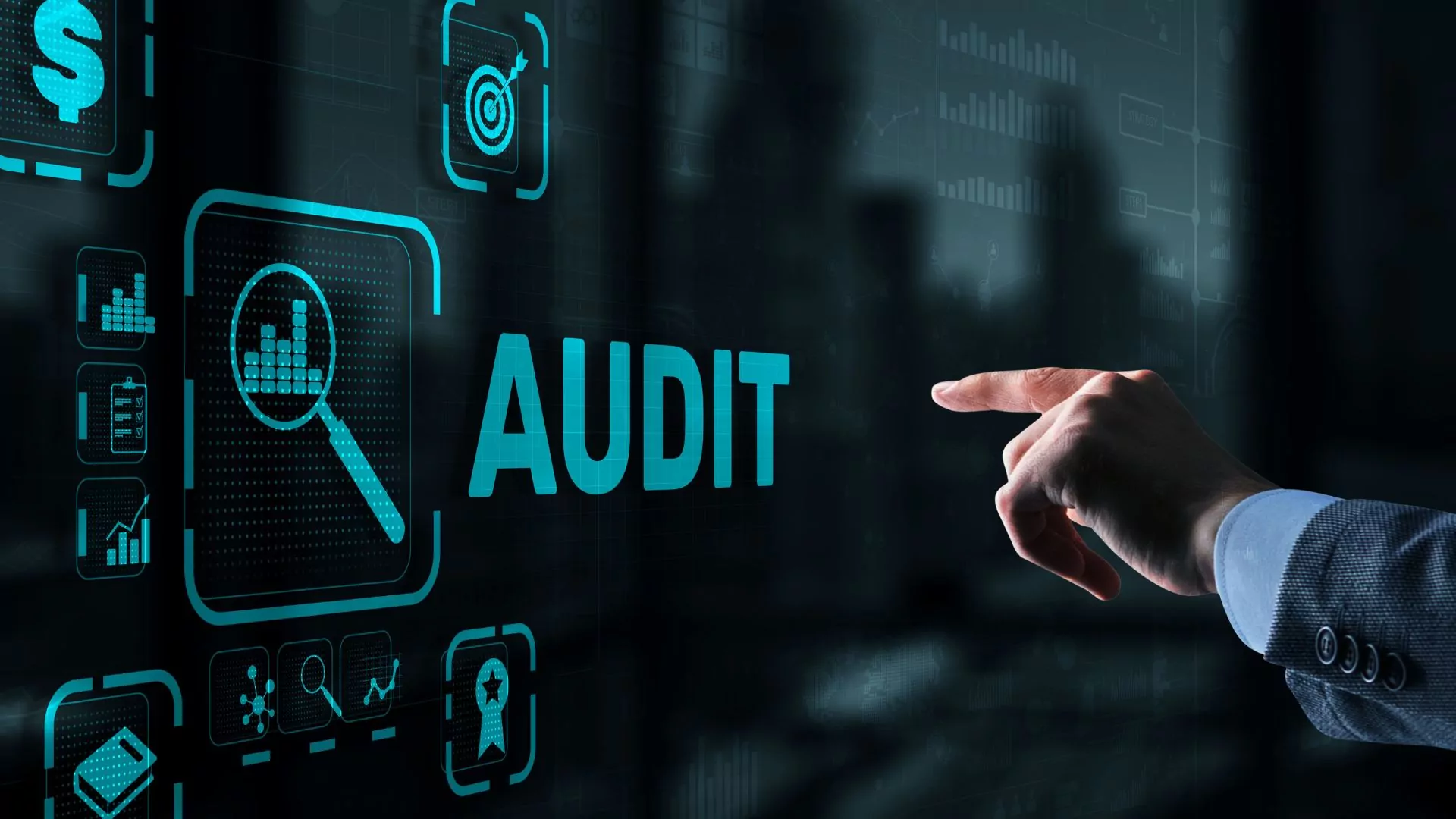 auditoria audit tela tecnologia mao apontando dedo